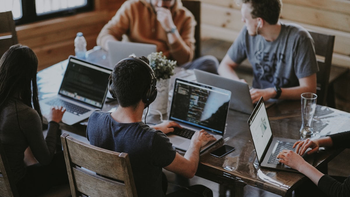 7 ways to make peer recognition a daily habit